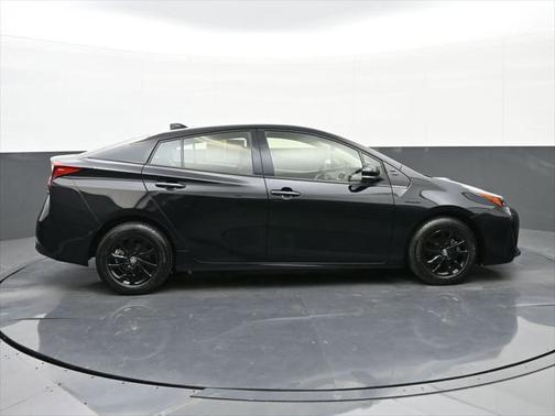 2022 Toyota Prius L