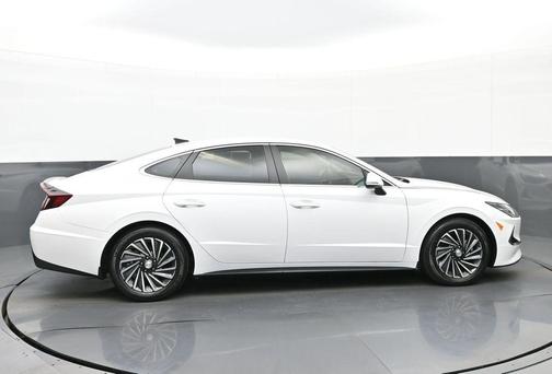 2023 Hyundai SONATA Hybrid SE