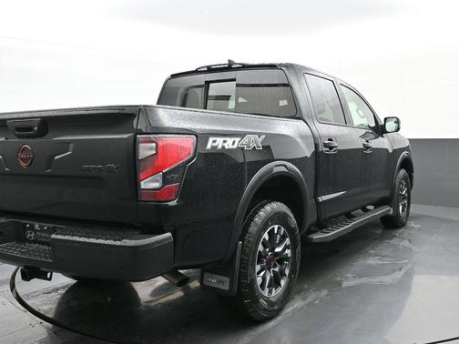 2024 Nissan Titan PRO-4X