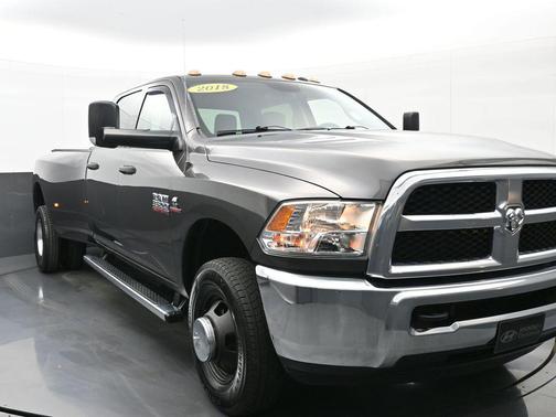 2018 RAM 3500 Tradesman Crew Cab 4x4 8' Box