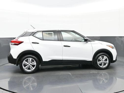 2020 Nissan Kicks S
