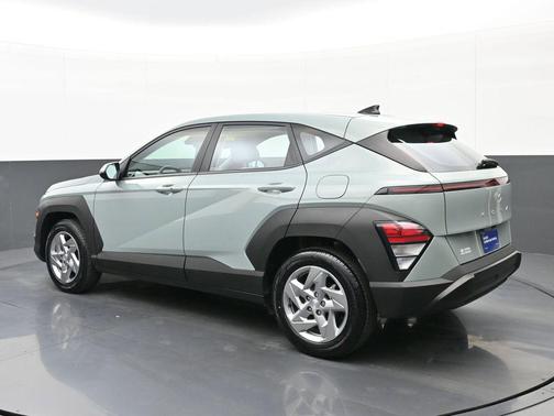 2024 Hyundai KONA SE
