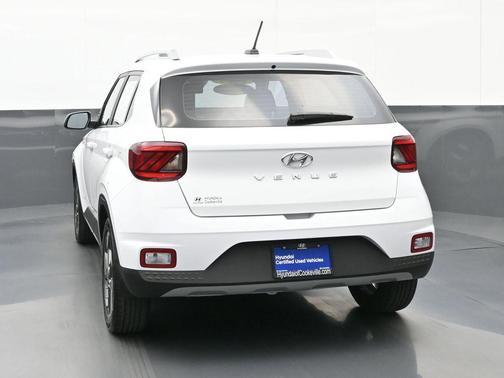 Lunar White 2024 Hyundai VENUE SEL