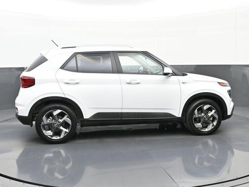 Lunar White 2024 Hyundai VENUE SEL