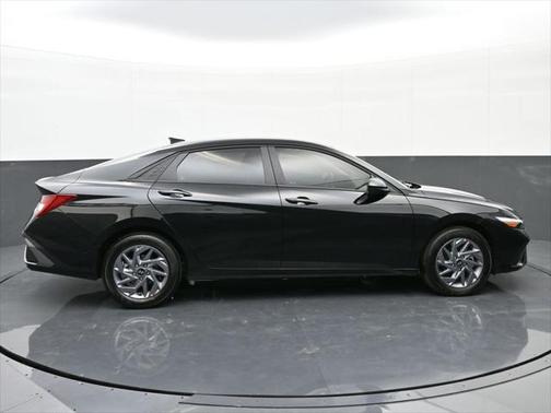 2025 Hyundai ELANTRA HEV Blue