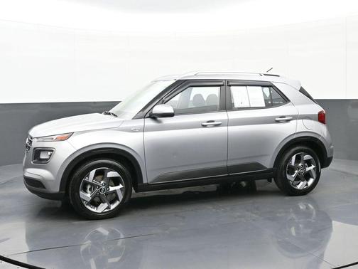 Shimmering Silver 2023 Hyundai VENUE SEL