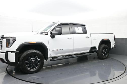 Summit White 2024 GMC Sierra 2500 AT4