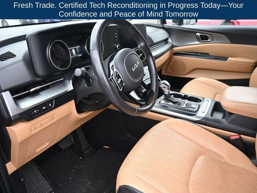 2024 Kia Carnival LX