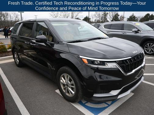 2024 Kia Carnival LX