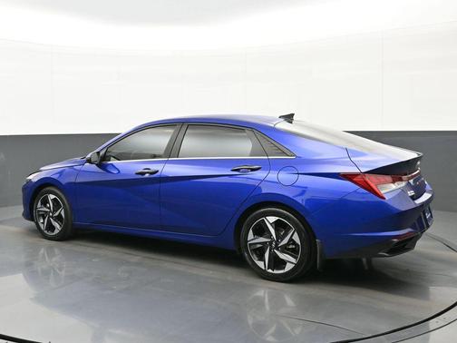 2022 Hyundai ELANTRA Limited