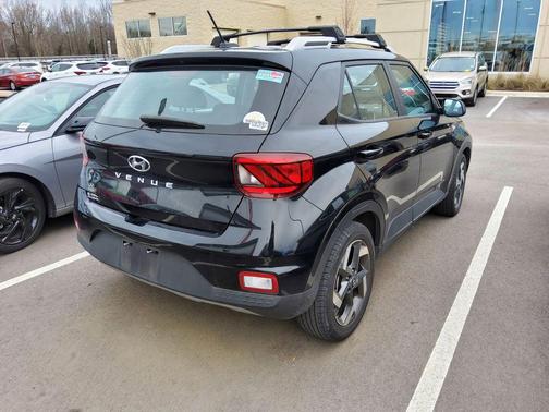 2024 Hyundai VENUE SEL