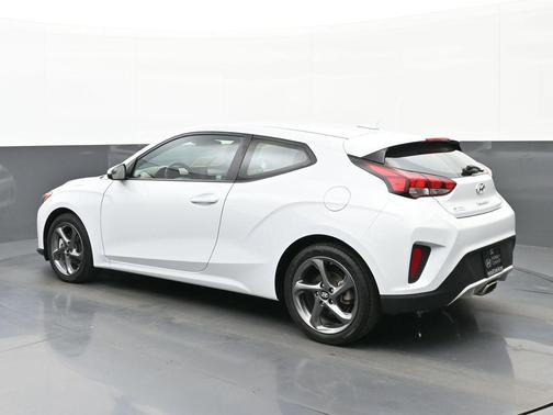 2019 Hyundai Veloster 2