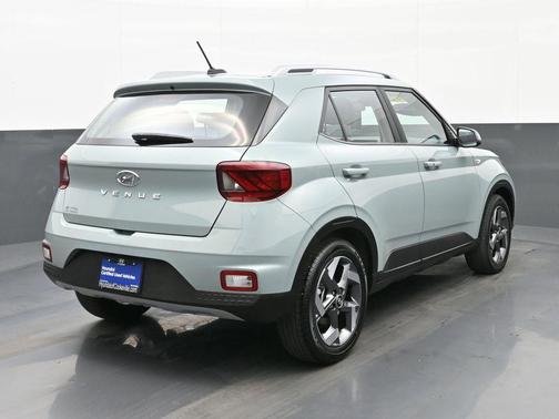 2025 Hyundai VENUE Limited