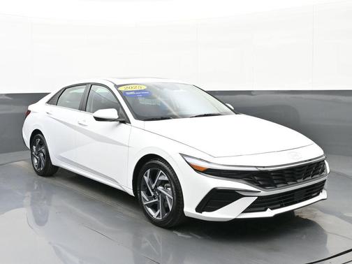 2025 Hyundai ELANTRA SEL