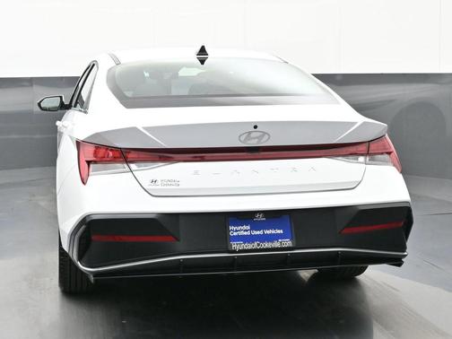 2025 Hyundai ELANTRA SEL