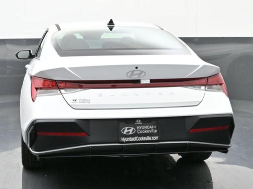2025 Hyundai ELANTRA SEL