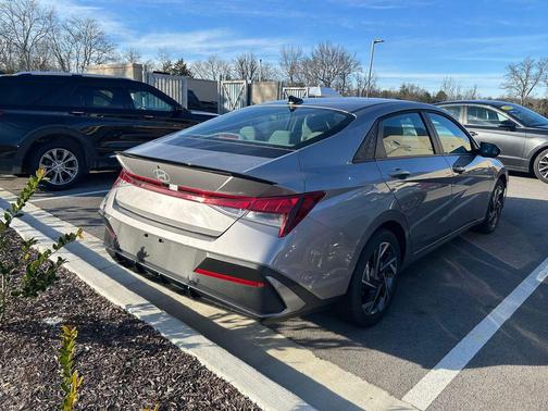 2025 Hyundai ELANTRA Sport