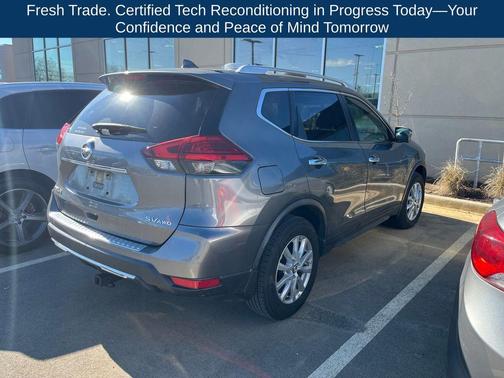 2017 Nissan Rogue SV