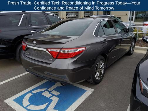 2017 Toyota Camry SE