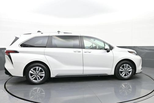 2024 Toyota Sienna Limited