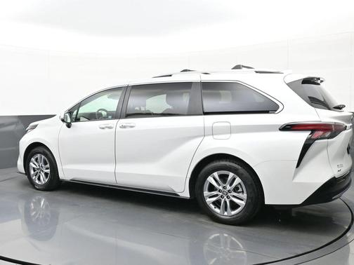 2024 Toyota Sienna Limited