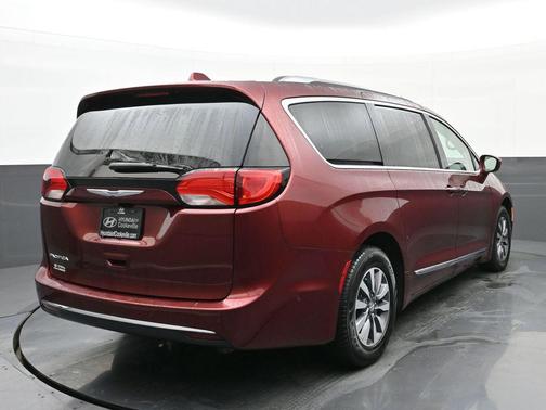 2020 Chrysler Pacifica Touring-L Plus