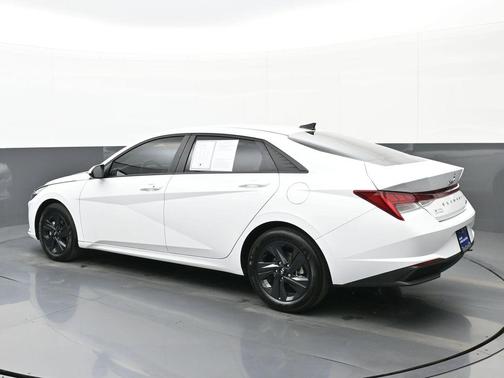 2023 Hyundai ELANTRA HEV Blue