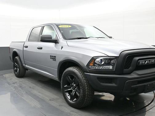 2024 RAM 1500 Classic Warlock Crew Cab 4x4 5'7' Box
