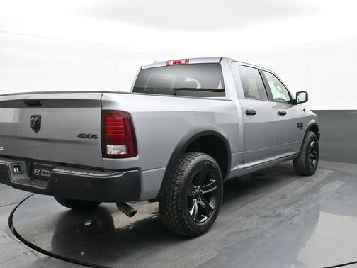 2024 RAM 1500 Classic Warlock Crew Cab 4x4 5'7' Box