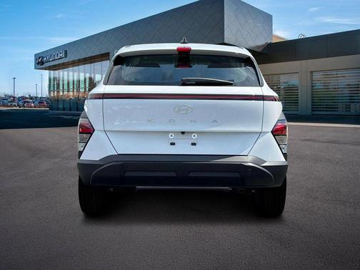 2025 Hyundai KONA SE