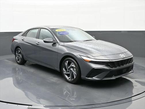 2025 Hyundai ELANTRA SEL