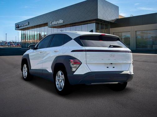 2026 Hyundai KONA SE