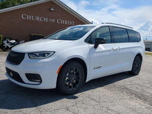 2025 Chrysler Pacifica L