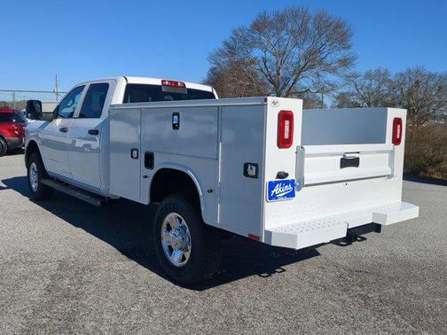 2026 RAM 2500 Tradesman Crew Cab 4x4 8' Box