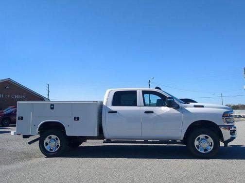 2026 RAM 2500 Tradesman Crew Cab 4x4 8' Box