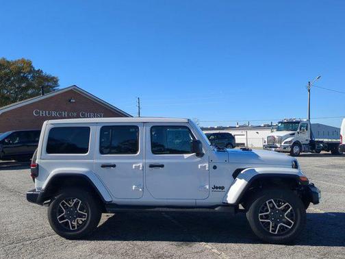 2026 Jeep Wrangler 4-Door Sahara 4x4