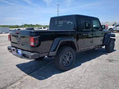 Black Clearcoat 2026 Jeep Gladiator 85th Anniversary Edition