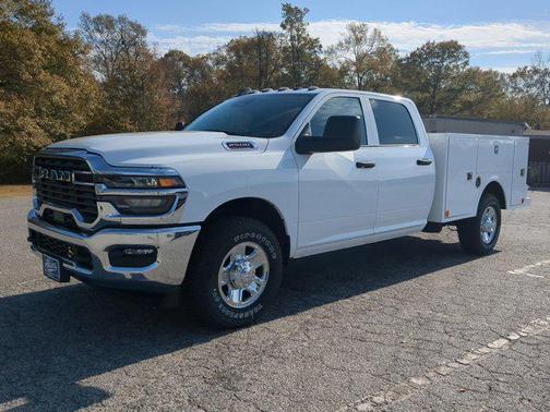 2025 RAM 2500 Tradesman Crew Cab 4x2 8' Box