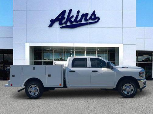 2025 RAM 2500 Tradesman Crew Cab 4x2 8' Box