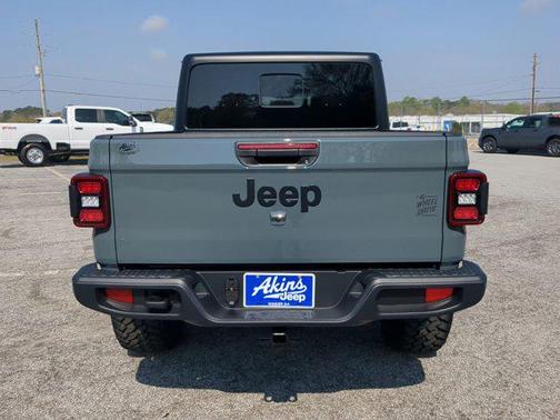 Anvil Clearcoat 2026 Jeep Gladiator Willys 4x4