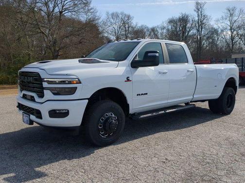 2026 RAM 3500 Laramie Crew Cab 4x4 8' Box