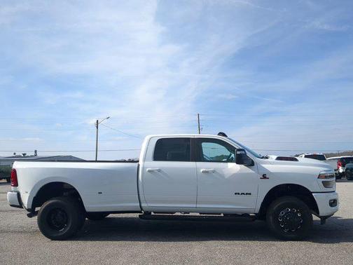 2026 RAM 3500 Laramie Crew Cab 4x4 8' Box