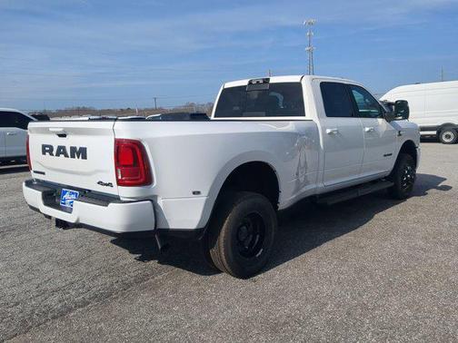 2026 RAM 3500 Laramie Crew Cab 4x4 8' Box
