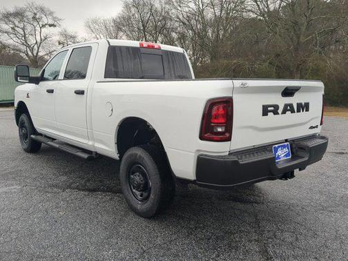 2026 RAM 2500 Tradesman Crew Cab 4x4 6'4' Box