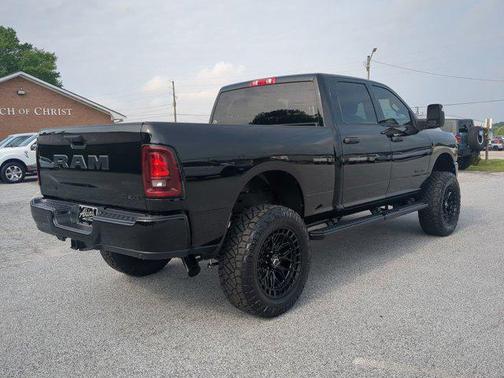 2025 RAM 2500 Big Horn Crew Cab 4x4 6'4' Box