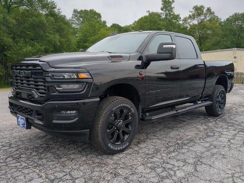 2025 RAM 2500 Big Horn Crew Cab 4x4 6'4' Box