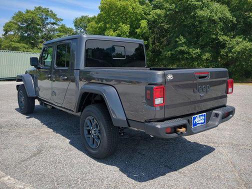 Granite Crystal Metallic Clearcoat 2026 Jeep Gladiator 85th Anniversary Edition