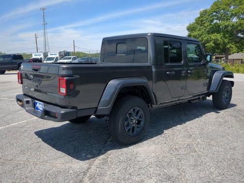 Granite Crystal Metallic Clearcoat 2026 Jeep Gladiator 85th Anniversary Edition