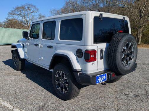 2025 Jeep Wrangler 4-Door Sahara 4x4