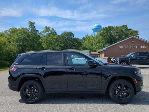 2025 Jeep Grand Cherokee Altitude
